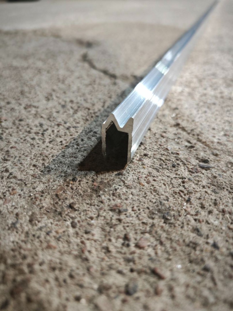 alyuminievyj-profil-stykovoj-paz-9-mm