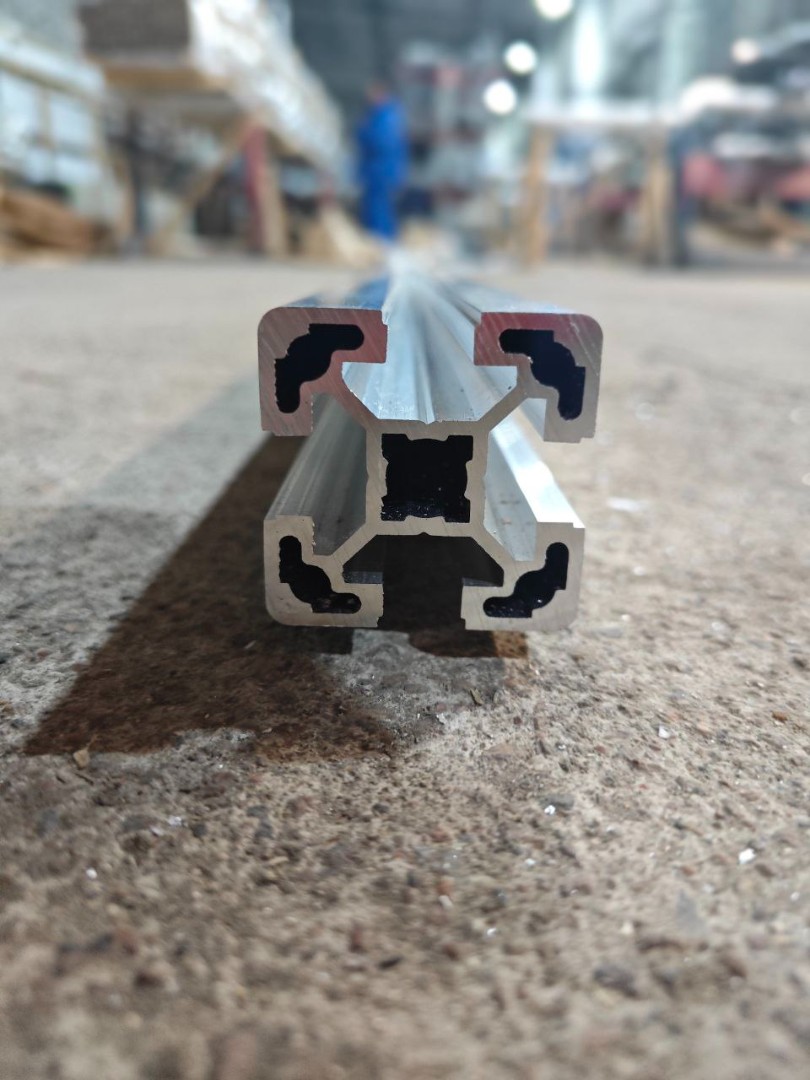 alyuminievyy-konstruktsionnyy-profil-40-40