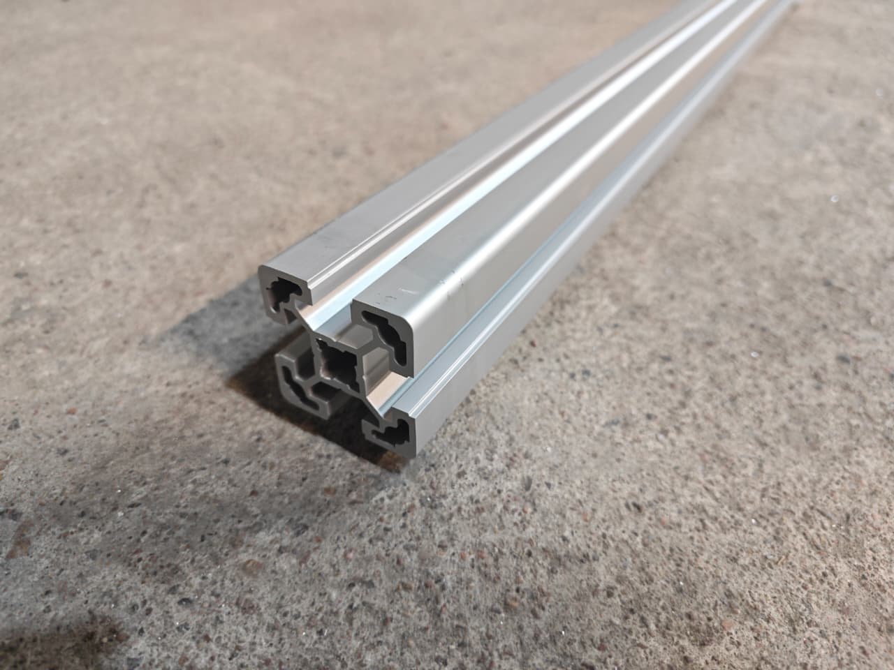 alyuminievyij-konstrukczionnyij-profil-40x40